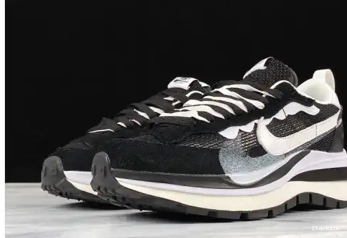 CV1363-001 Black sacai White Vaporwaffle Nike 0623
